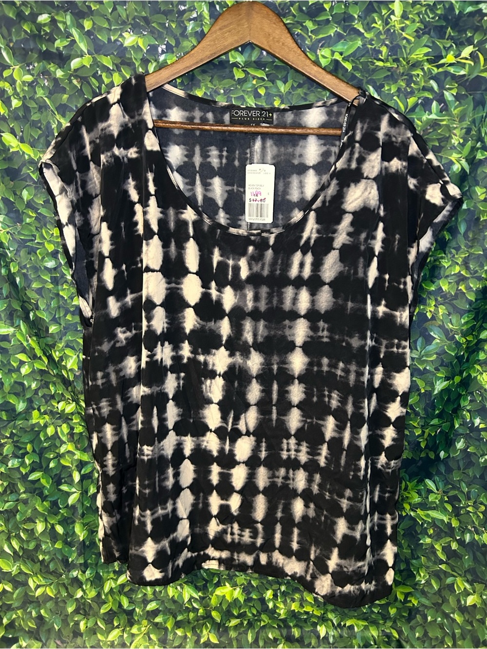 Forever 21 Black & Beige Tie-Dye Scoop Neck Short Sleeve Top